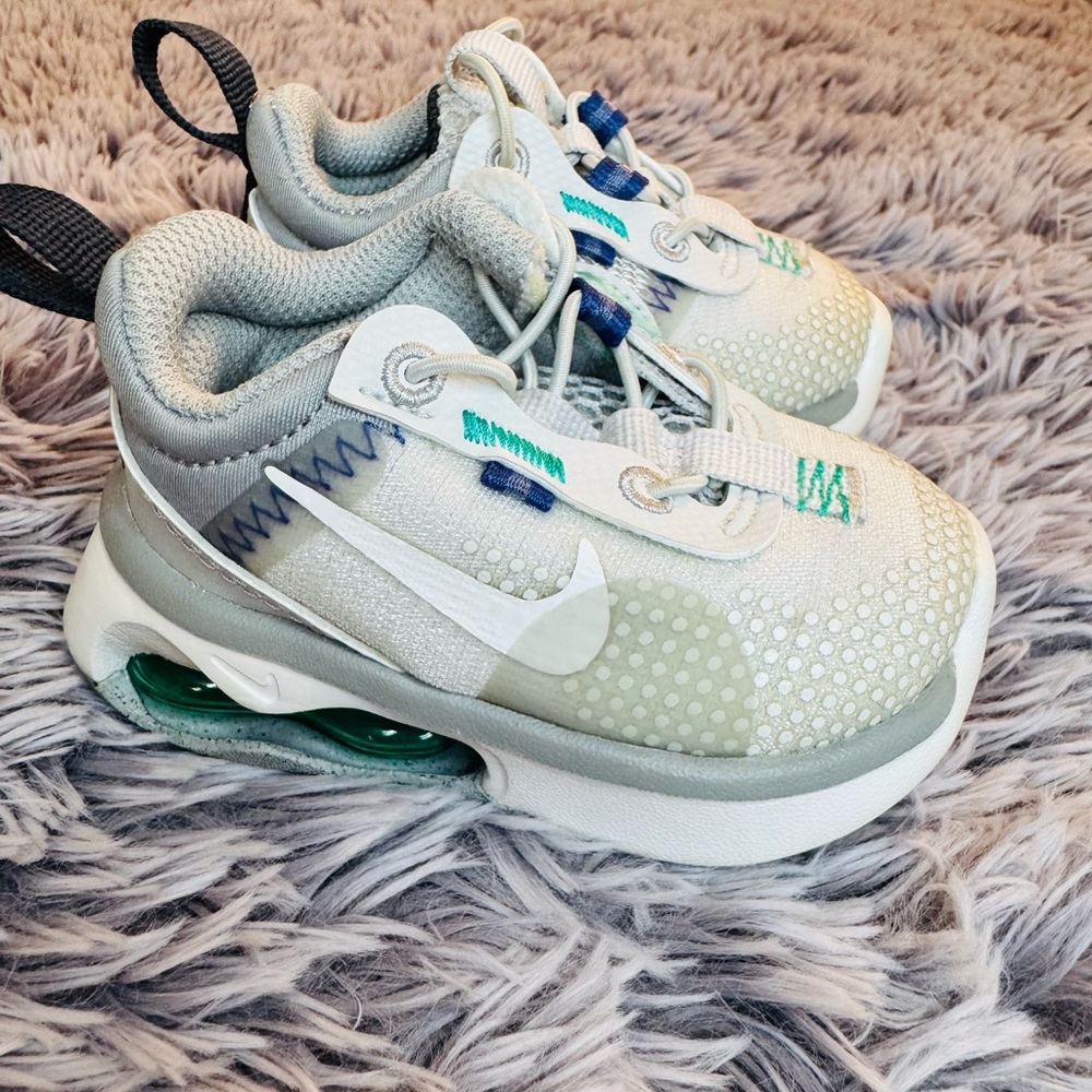 Nike infant Sneakers - Gray and White